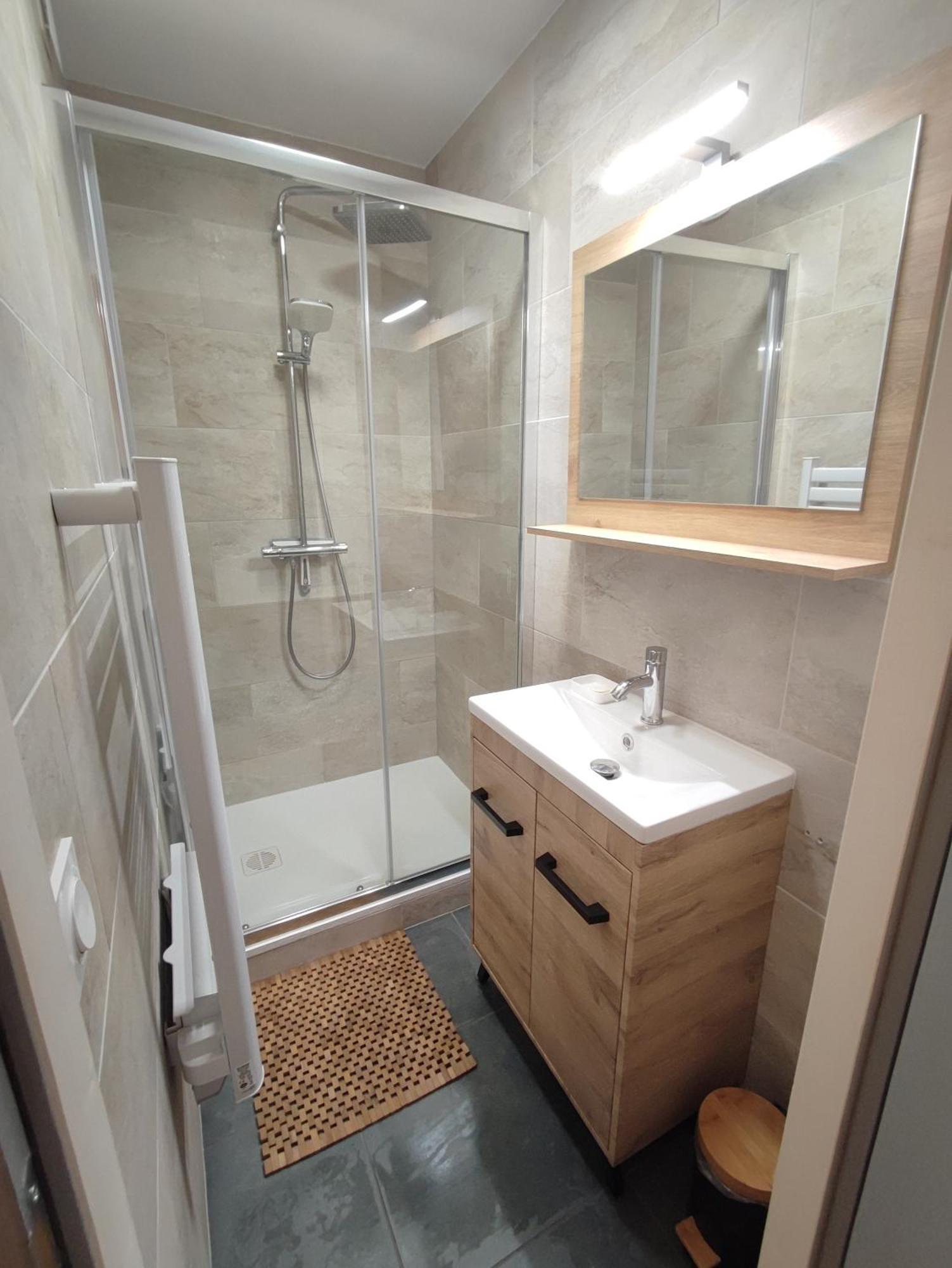 T2 Spacieux Et Lumineux Avec 2 Terrasses Sud Et Est, Proche Centre Village แซ็งต์-ลารีย์-ซูว์ลอง ภายนอก รูปภาพ